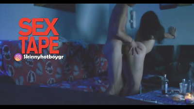 Mwana wechikoro akanaka nemukomana wake